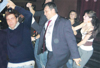 El fiestón de Nach y Laporta